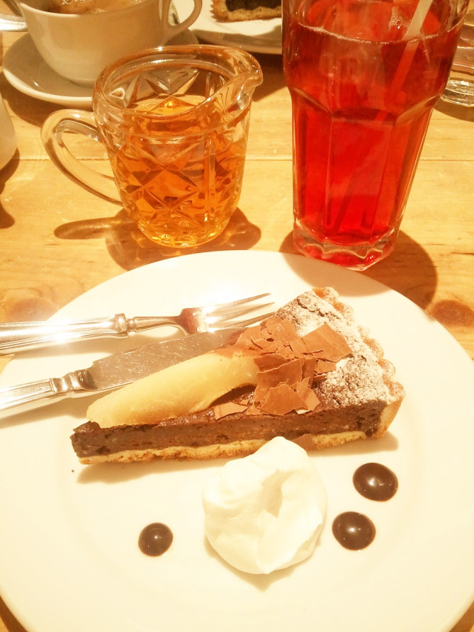 チョコレートタルト