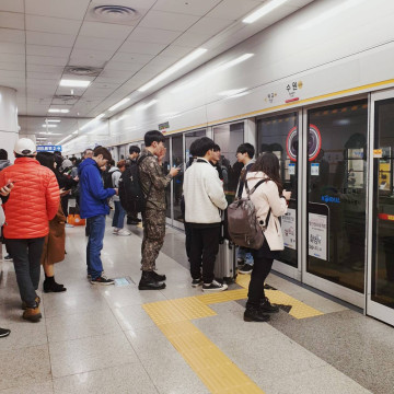 【初心者】韓国ソウルの地下鉄の乗り方まとめ！路線図、料金、終電、地下鉄アプリの使い方も