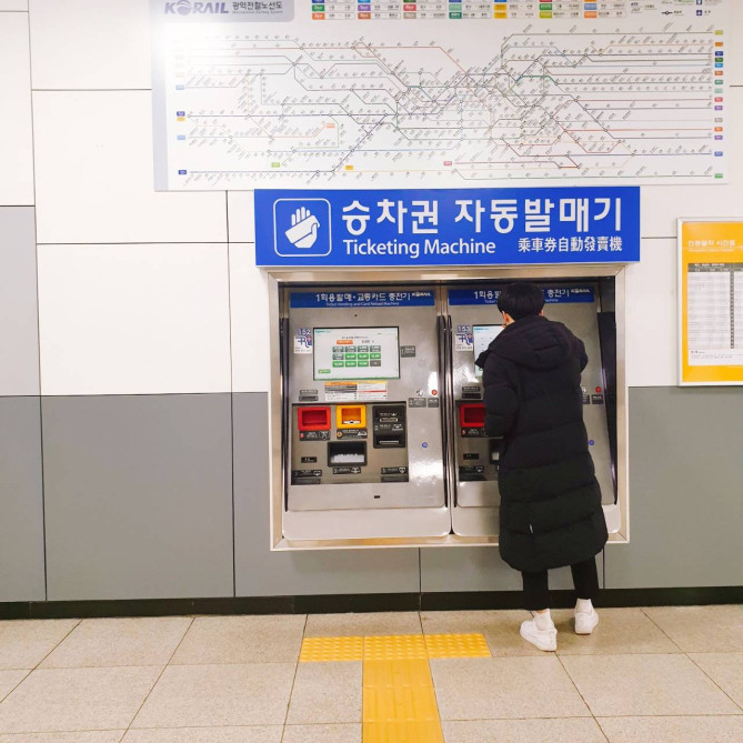 韓国の地下鉄には日本語表記も多いです