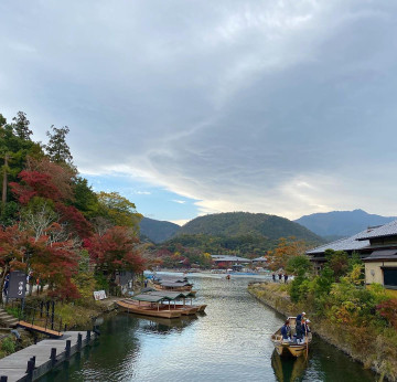 【京都】嵐山の名スポット渡月橋の魅力を紹介！歴史や見どころ、周辺観光スポットまとめ
