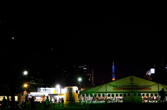 夜のさっぽろ大通りビアガーデン