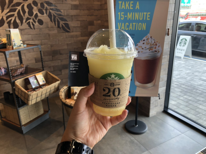 韓国スタバ20周年の記念スリーブ