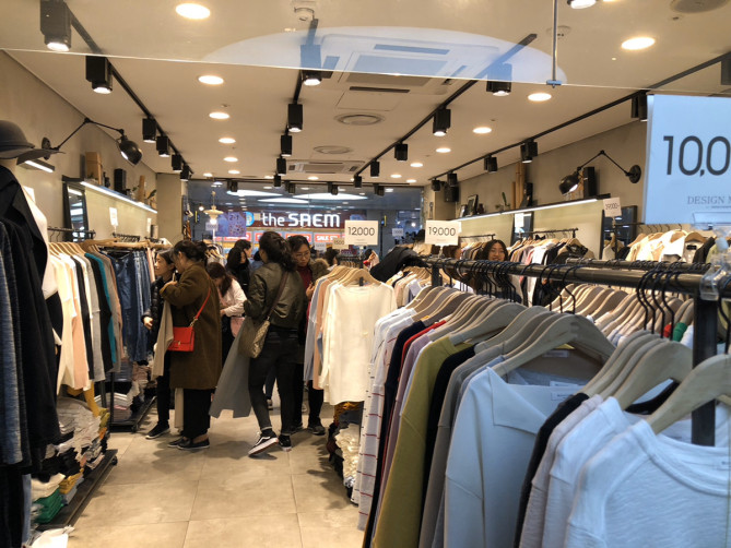 地下商店街GOTO MALLの様子