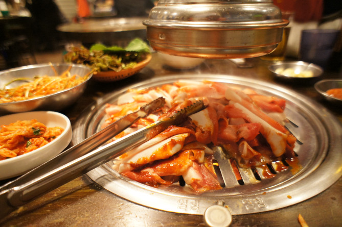 乙支路入口駅のちかくにあるセマウル食堂