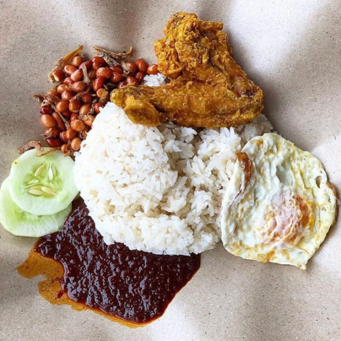 マレー系の朝ごはんナシレマ