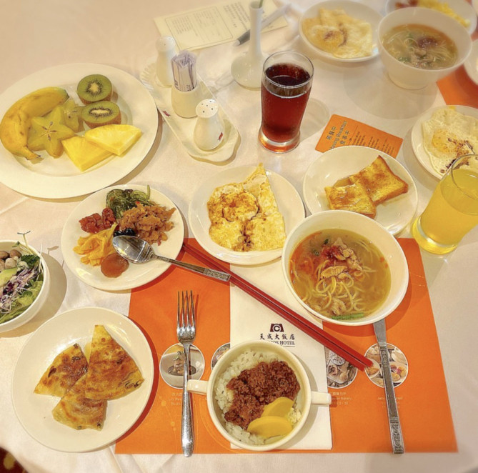 朝食バイキング