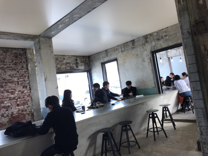 室内での格好