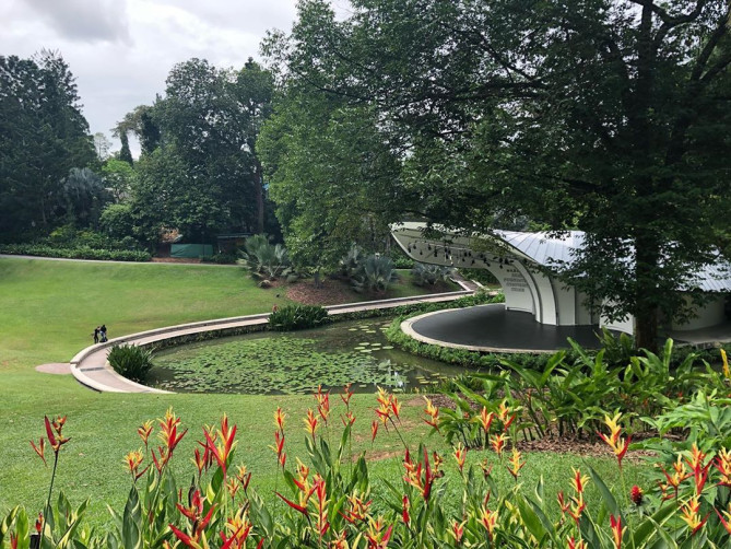 06_野外コンサートが行われるシンフォニーレイク