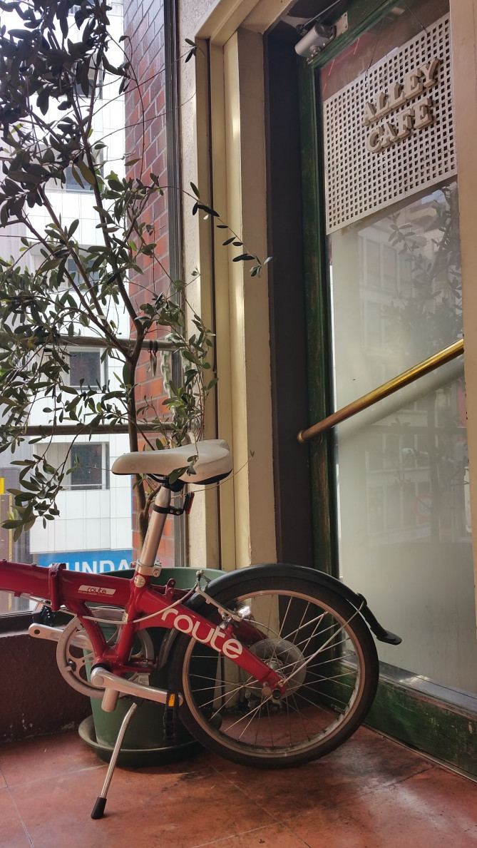 ALLEY CAFEの入り口