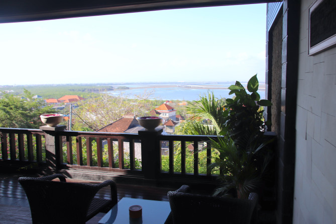 見晴らしのいいバルコニー