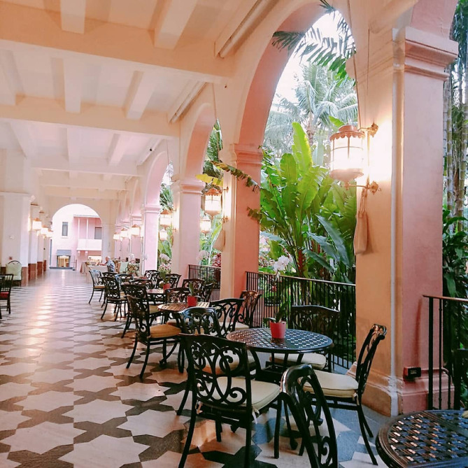 ロイヤルハワイアン　内観