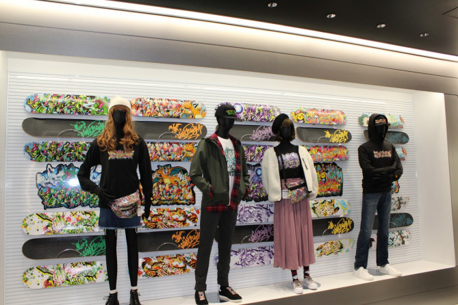 グラフィティTシャツディスプレイ