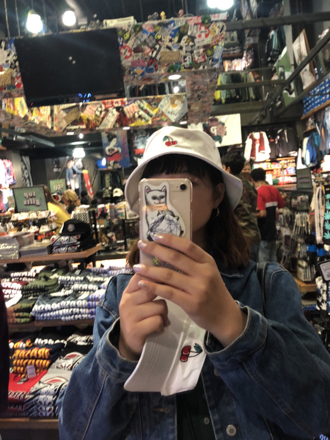 Zumiezの店内の様子