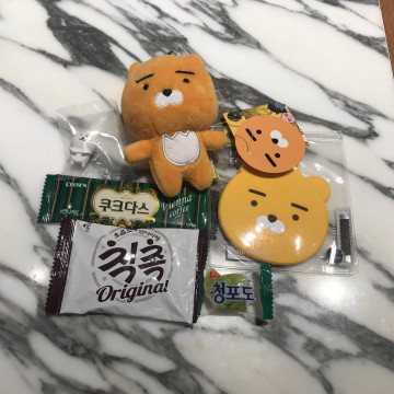 【韓国】女子に人気のお土産まとめ！コスメやお菓子、キャラクターグッズがおすすめ♪