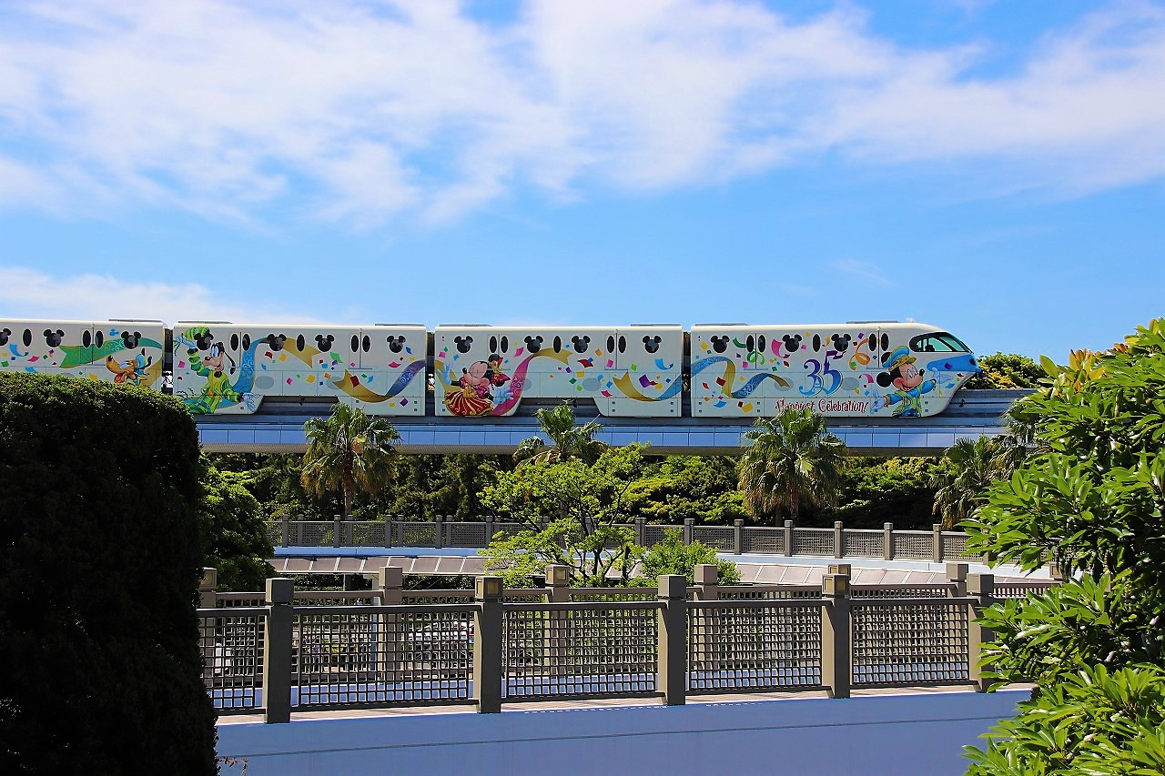 2018】ディズニーリゾートラインに35周年＆イースターデザイン