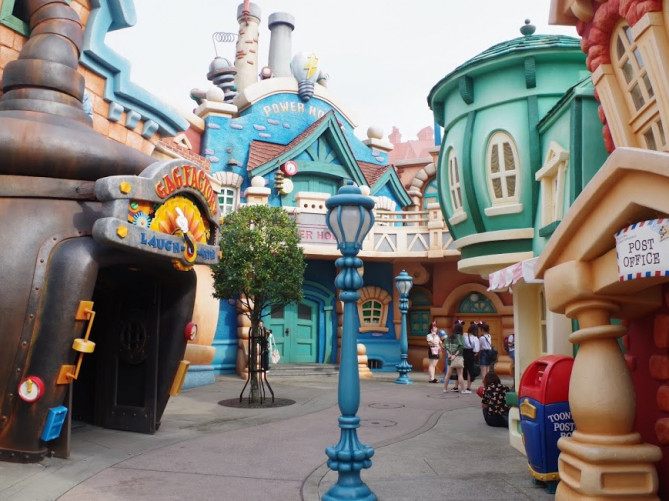 必見】トゥーンタウンの仕掛け10選！ディズニーランドで見つけて、遊ん